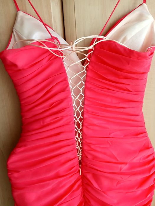 Нарядное платье на выпуск