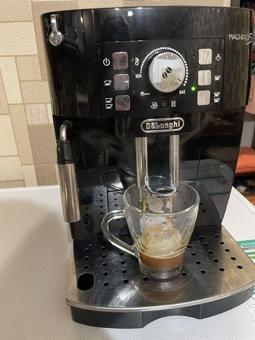Кавомашина Delonghi Magnifica S 22.110 21.118 кавоварка Делонжі