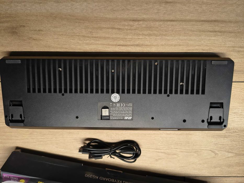 набір з ігрової клавіатури 2e KG390 та ігрової миші 2e MG360 WL