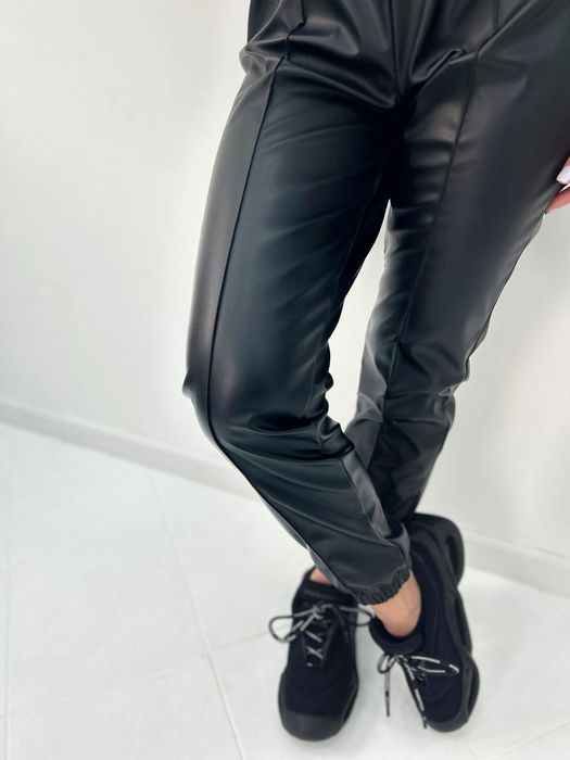 Джогеры на флисе ЭКО кожа