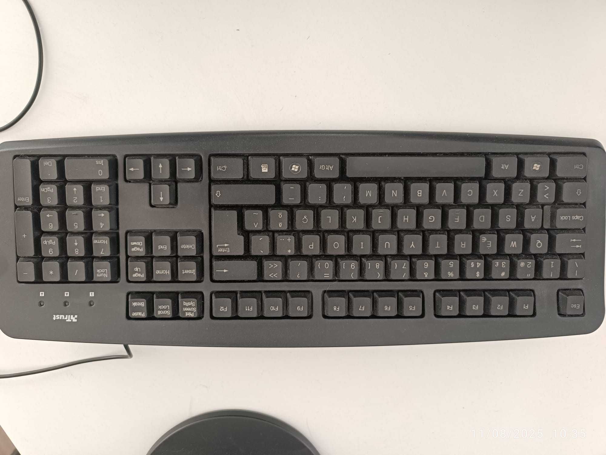 PC + teclado + ecrã