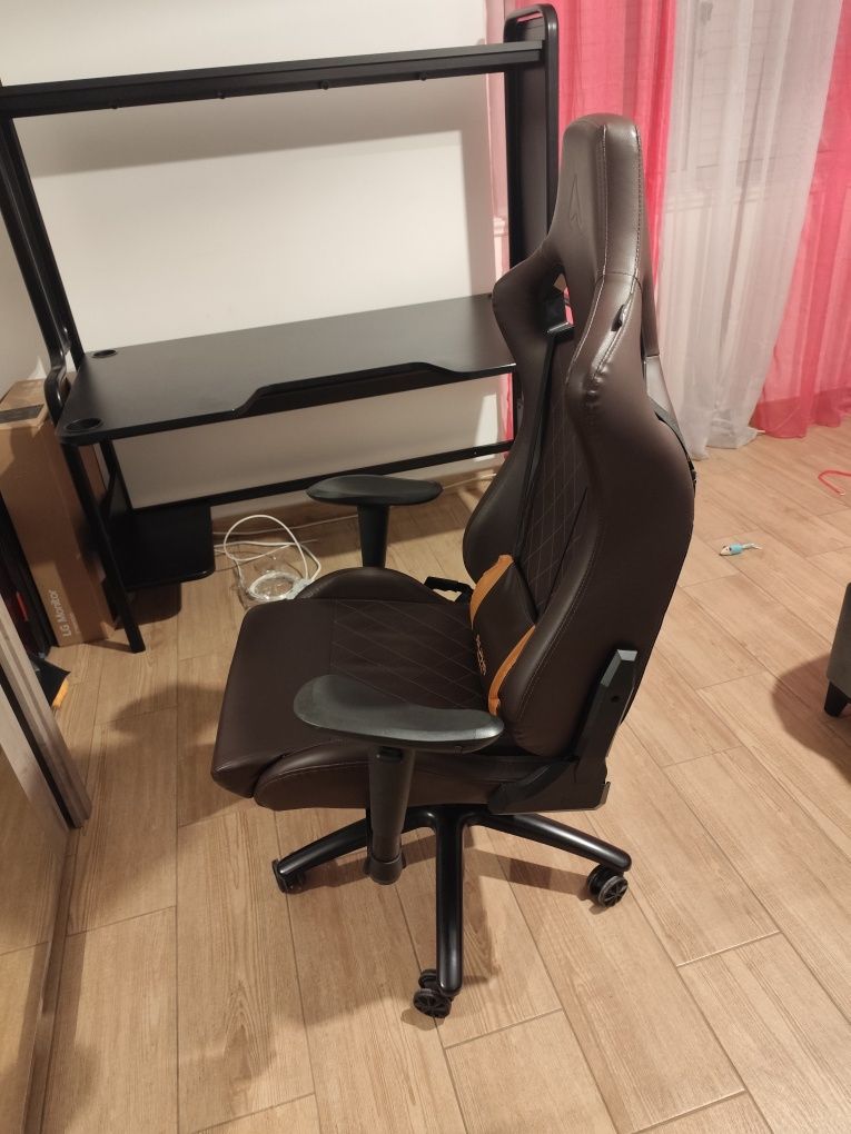Secretária e Cadeira Gaming Alpha