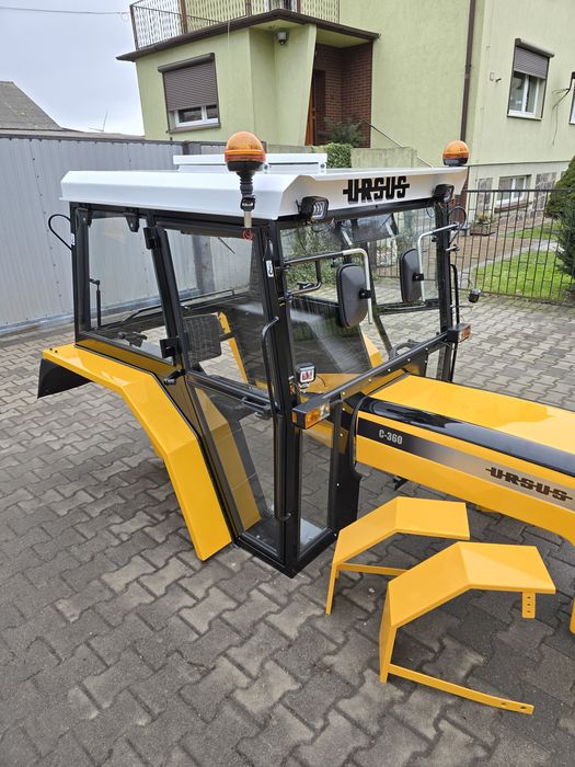Kabina ciągnikowa C360 C4011 C330 MF255 MASKA C360 C330 Kabina C360