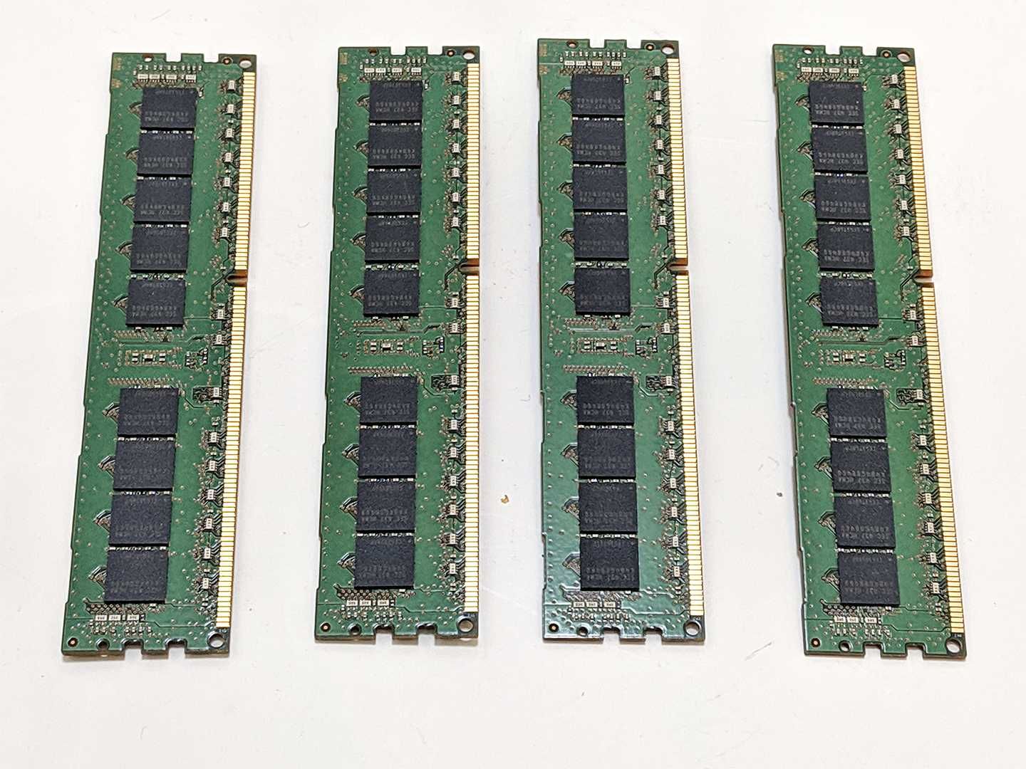 Samsung DDR3 8GB 1866MHz ECC серверна оперативна пам'ять