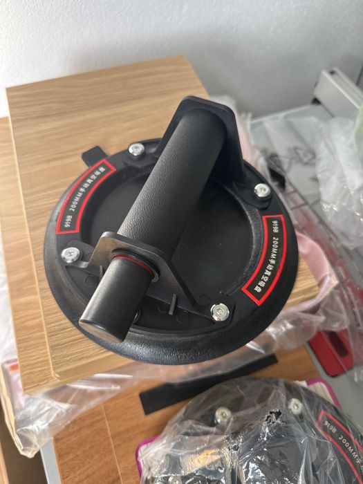 Акумуляторна присоска, з манометром для плитки та скла