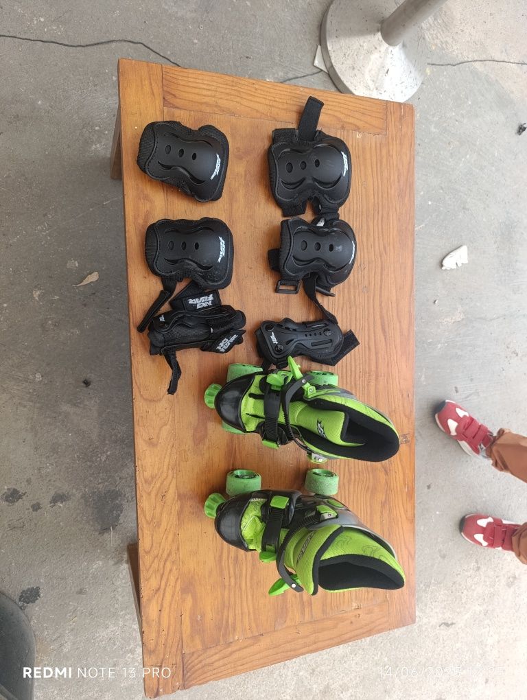 Patins de criança ajustável do 28-32