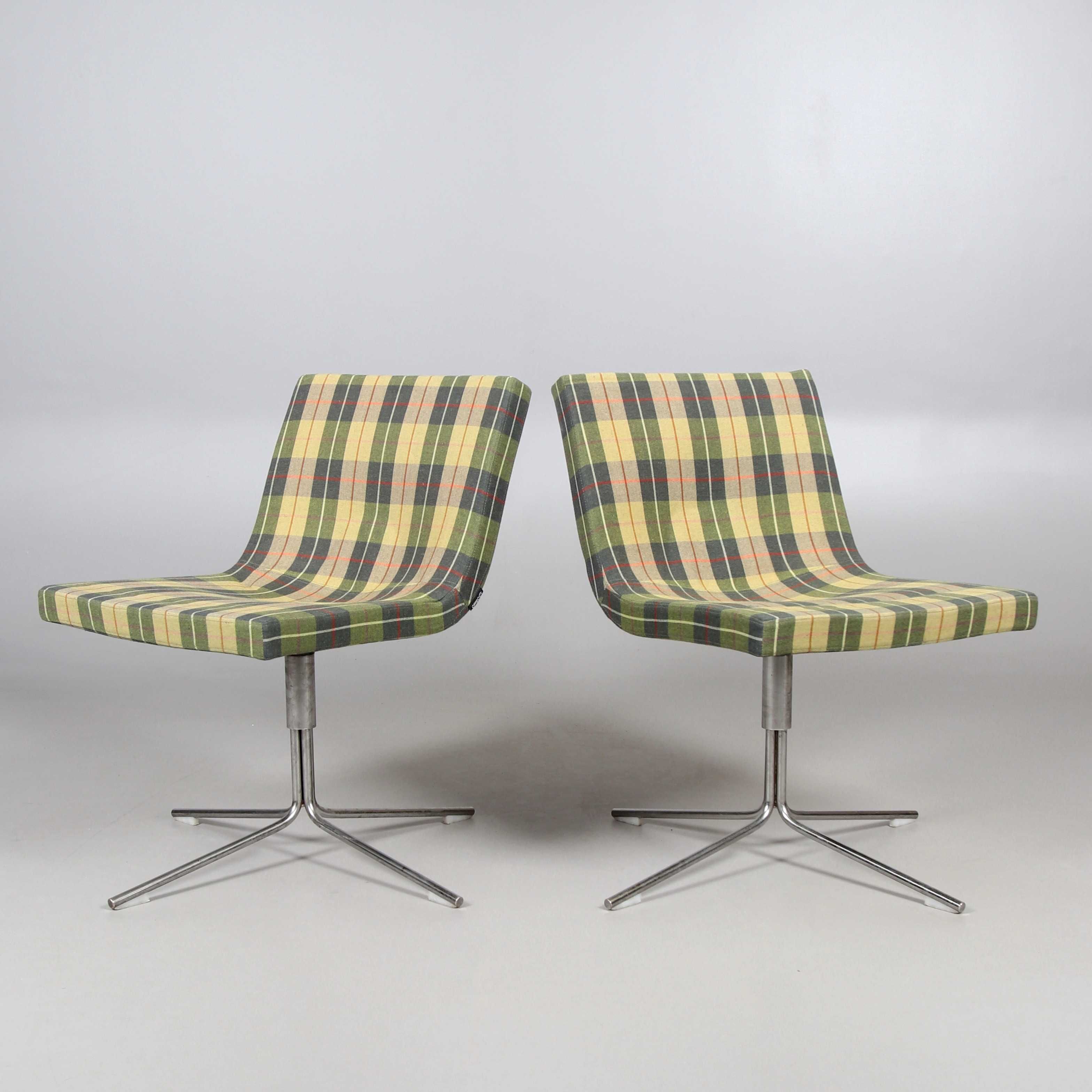 Dois cadeirões Bond Chair da marca Offecct - design Jean Marie Massaud