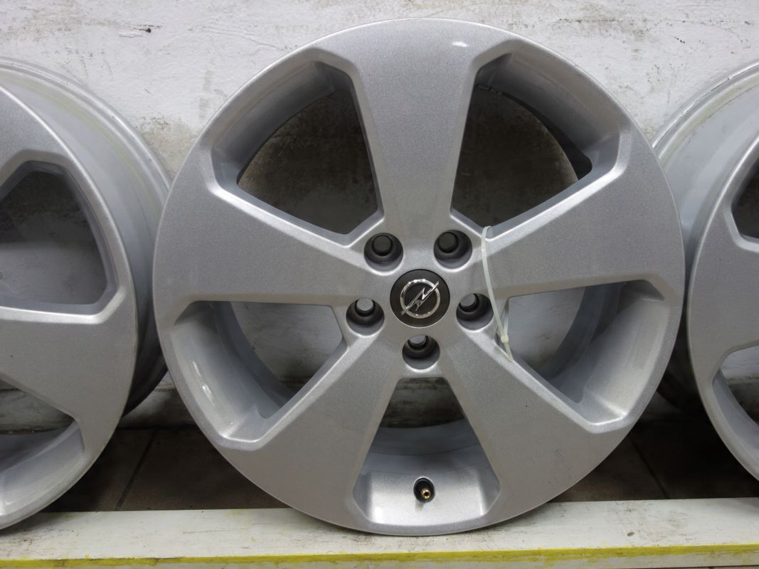 17/5x105 Felgi aluminiowe Opel Astra J Astra K Mokka