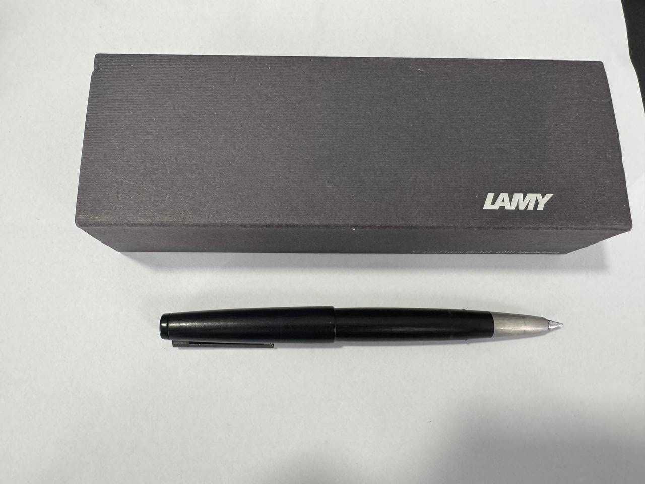 Перова ручка Lamy 2000 F
