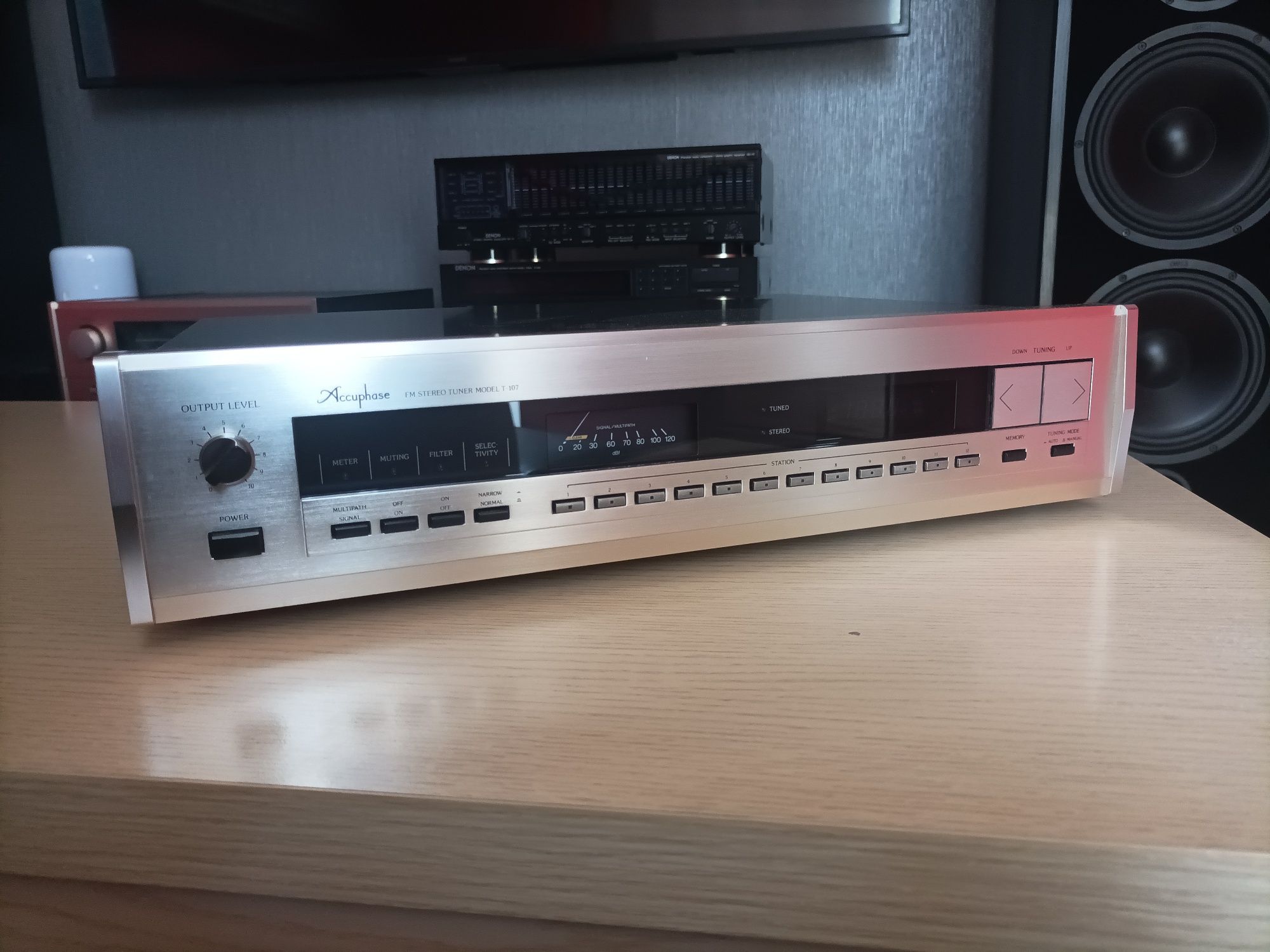 Tuner Accuphase T 107 Stan Gabinetowy