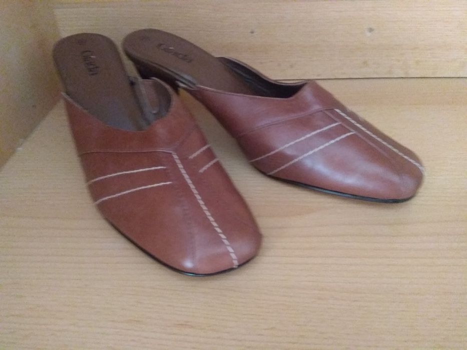 Шлепанцы кожаные, размер 39