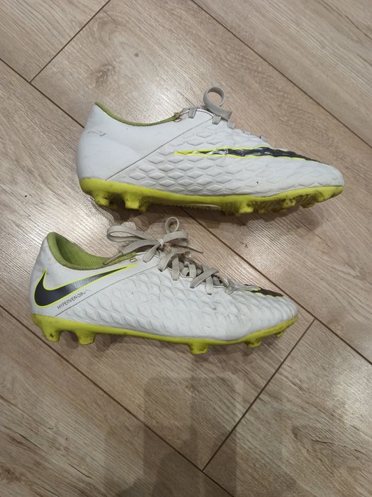 Buty piłkarskie, korki Nike 37,5