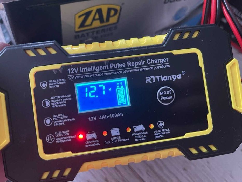 Зарядное устройство зарядний пристрій зарядка для аккумулятора 12V/6A