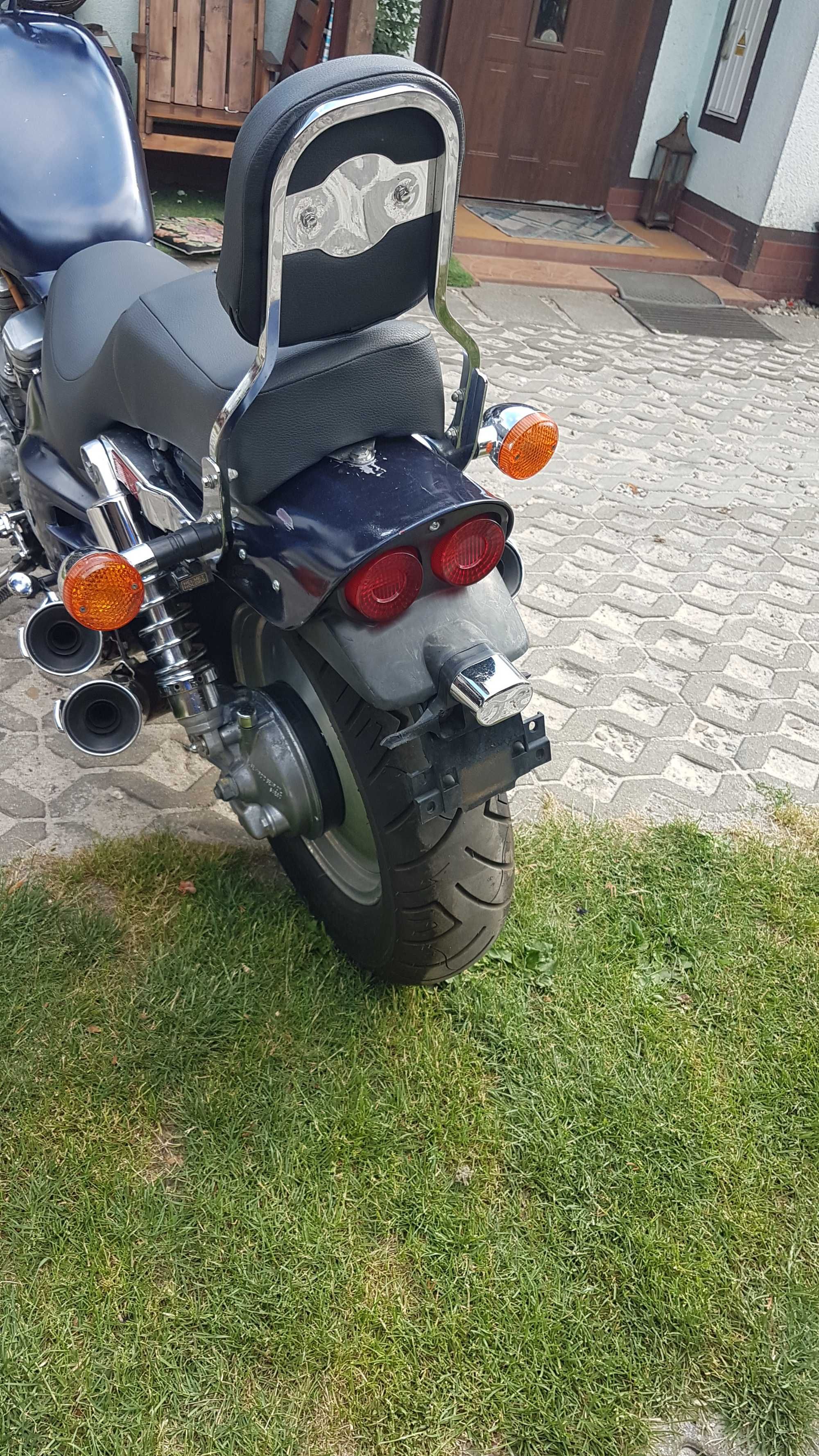 Honda VF700C Supermagna -sprowadzona