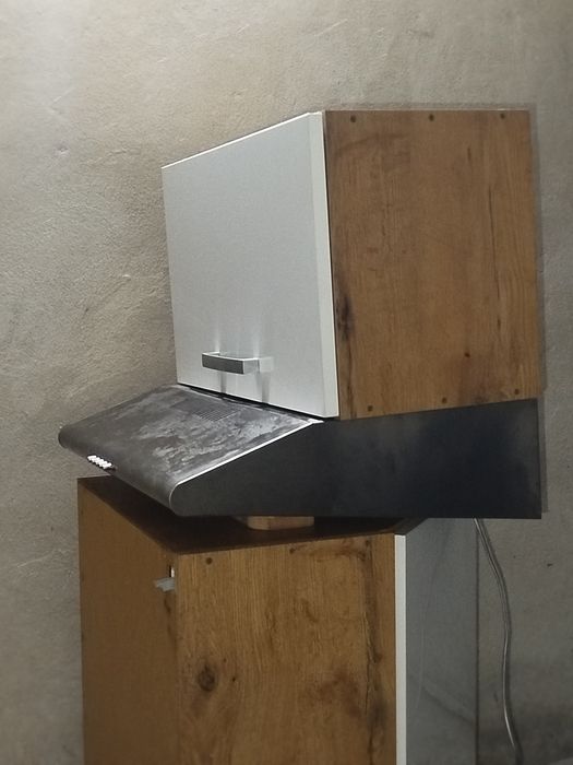 Szafka kuchenna wraz z okapem