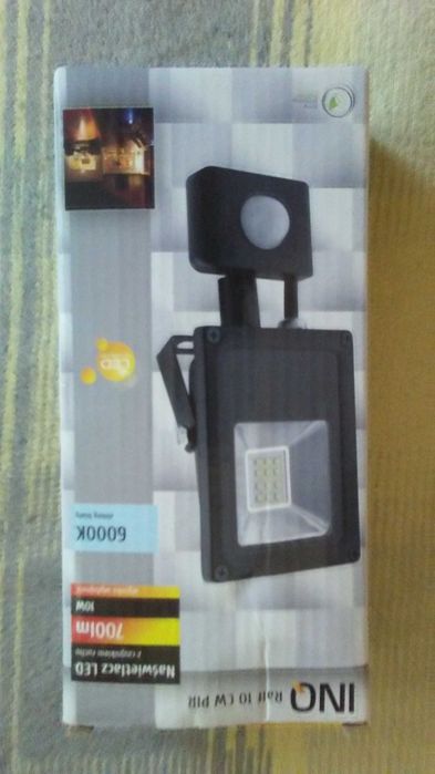 naświetlacz led z czujnikiem ruchu  10W nowy