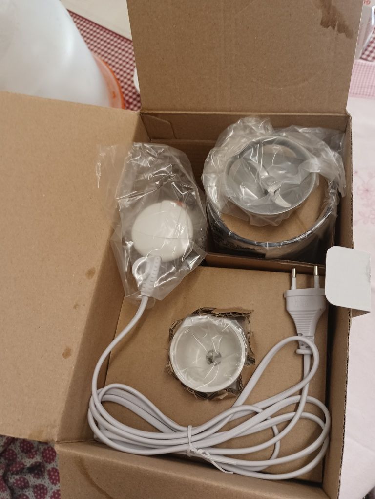 Máquina triturador com copo