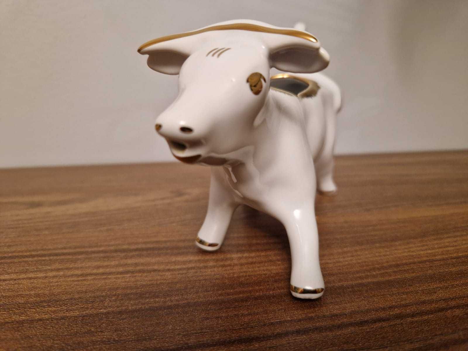 Dzbanuszek do mleka z porcelany w kształcie krowy