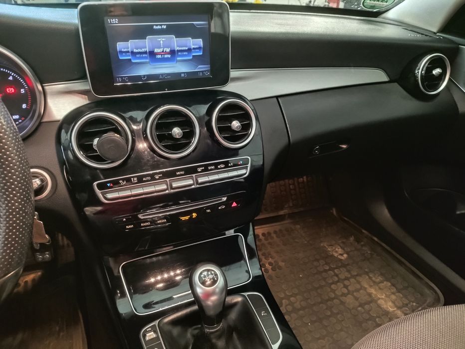 Sprzedam Mercedesa C200