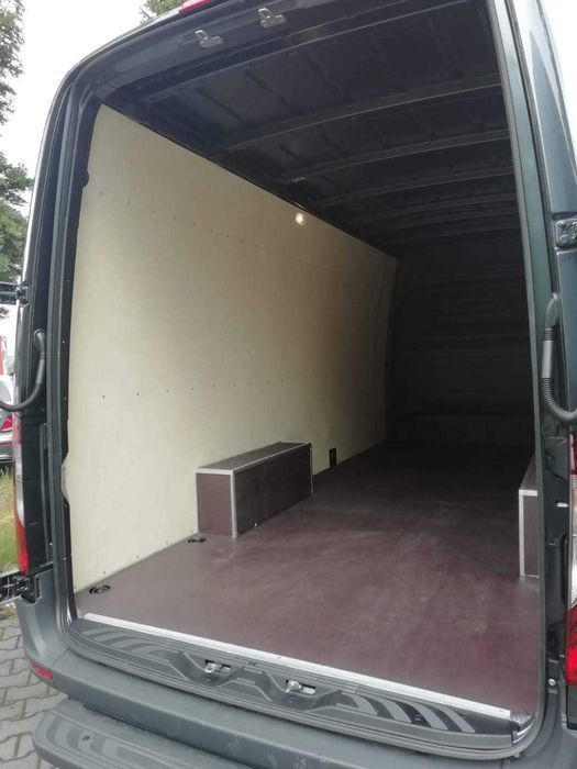 Zabudowa auta dostawczego MB Sprinter L4H3