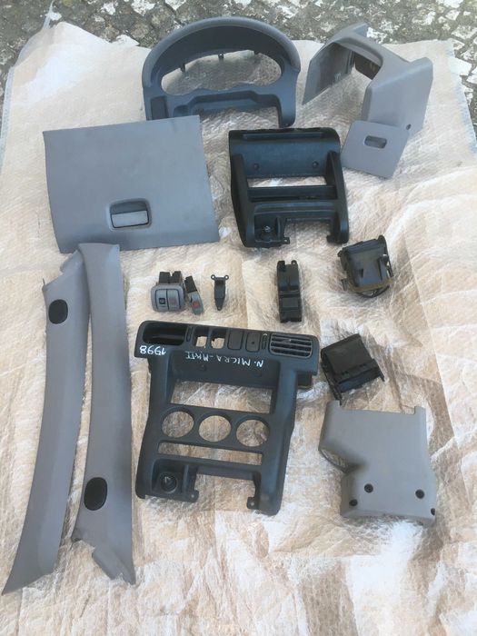 Vendo estas  peças   Nissam Micra K11.   Tao bem vendo pecas em separa