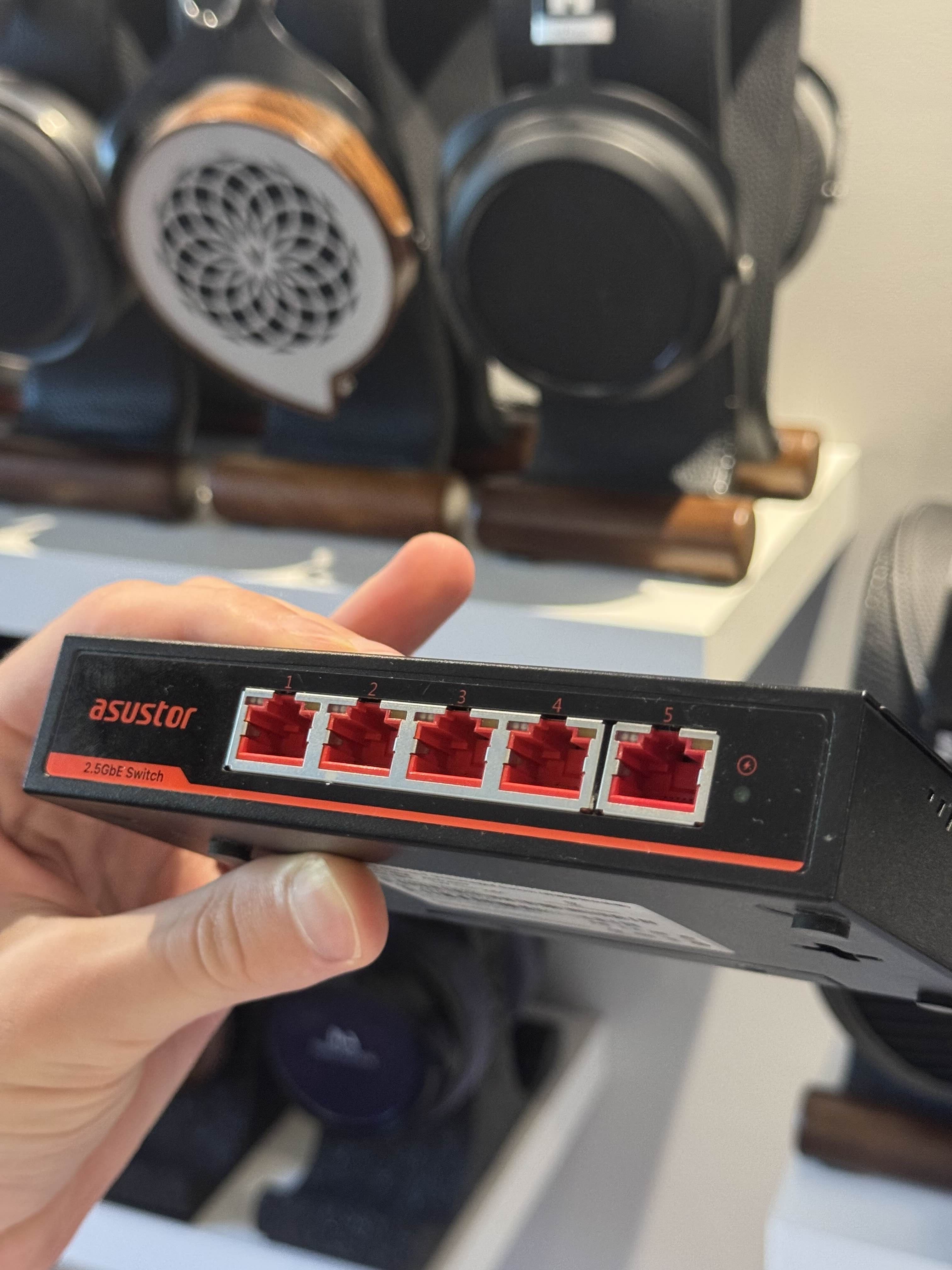 Switch sieciowy Asustor ASW205T | 2.5Gbps – superszybka sieć