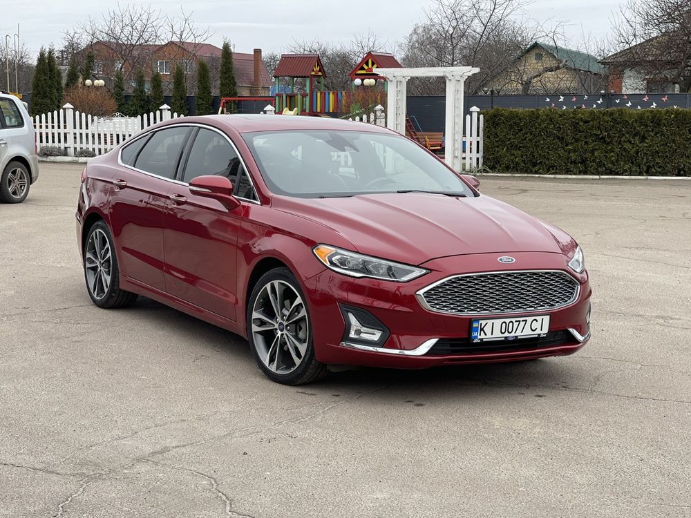 Ford Fusion Titanium 2019 на максимальній комплектації