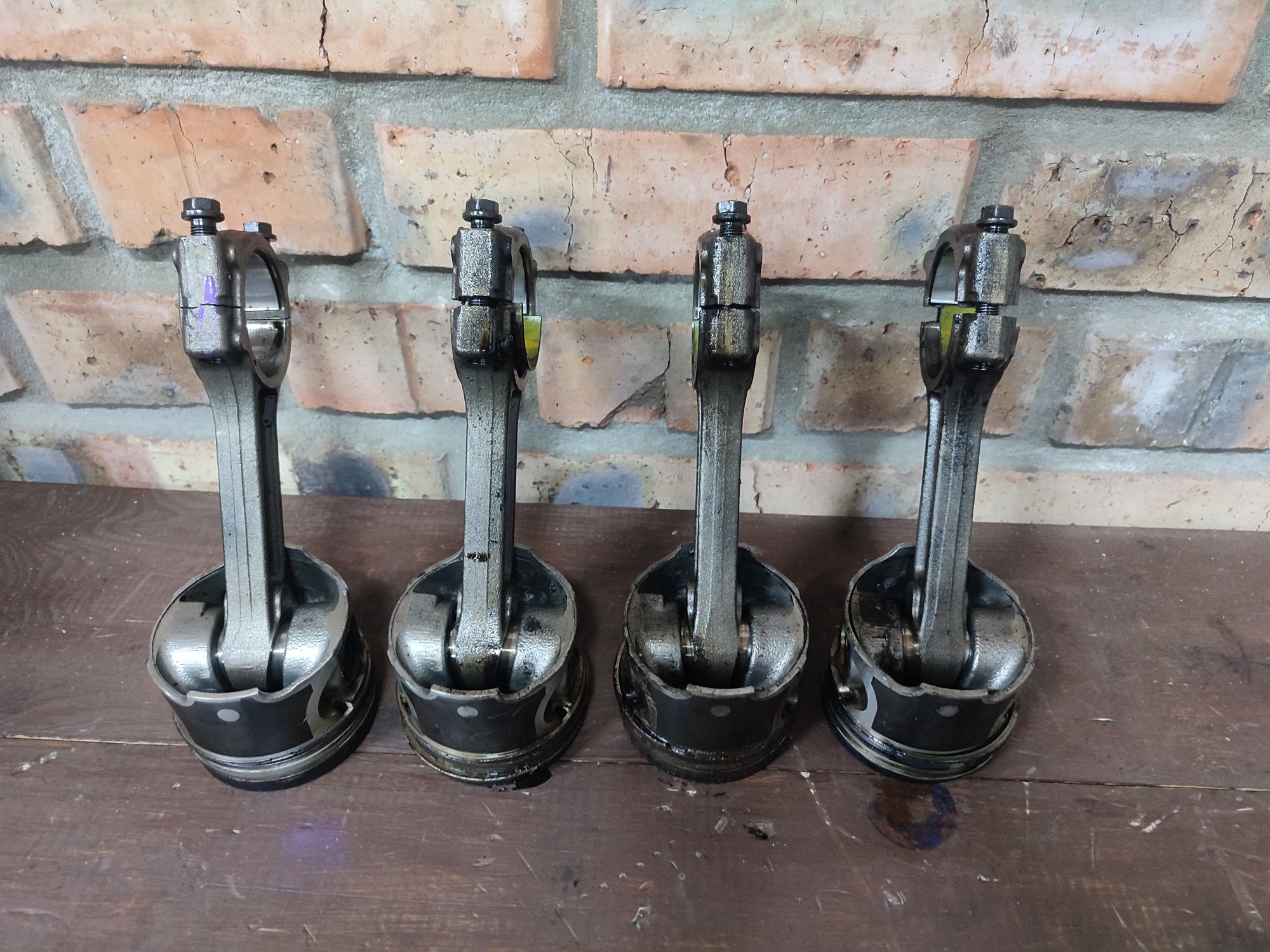 Поршень шатун kangoo megan scenic clio sandero duster qasqai канго