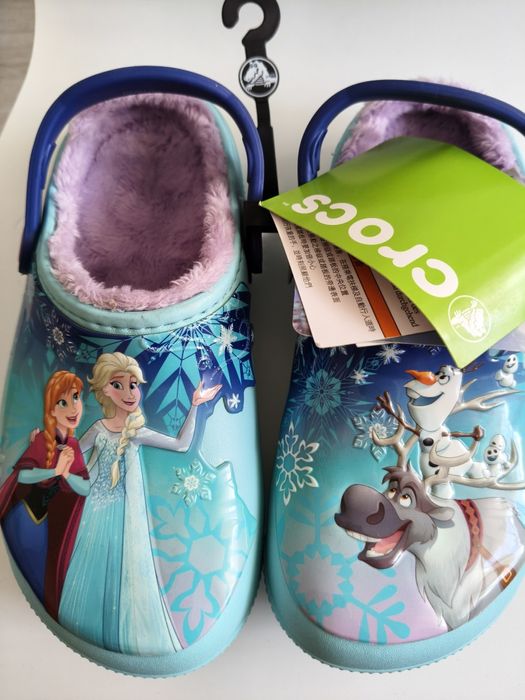 Crocs c/ pêlo n c13 Novas