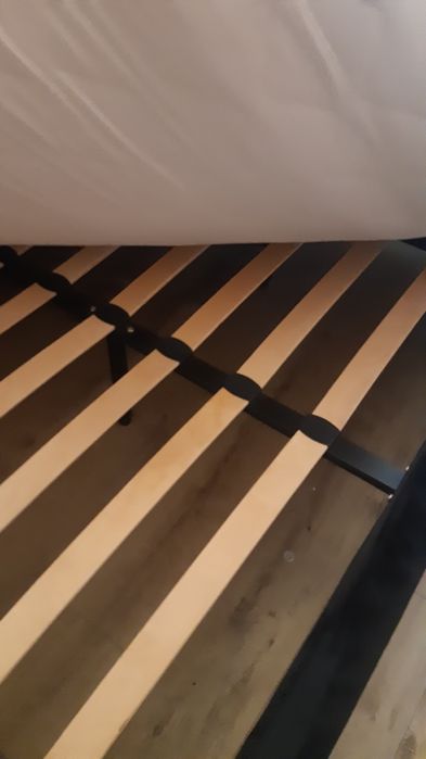 Łóżko na sprzedaż