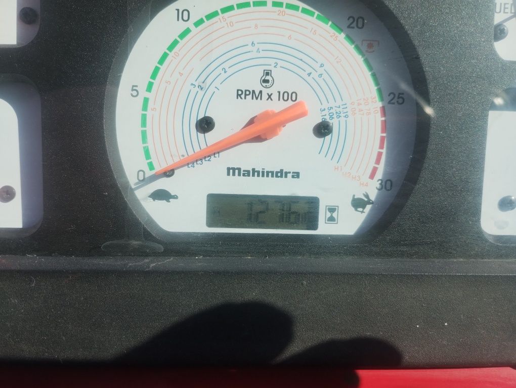 Трактор Mahindra 9500