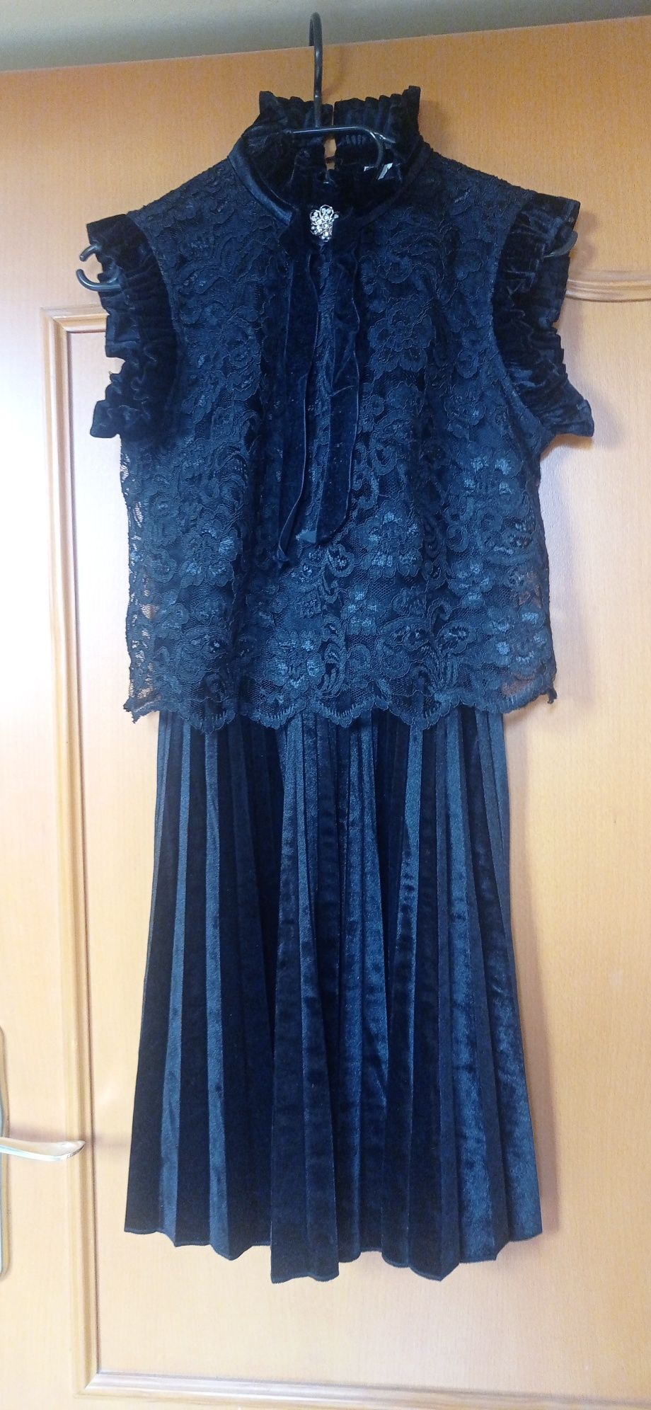Sukienka czarna elegancka r. 36
