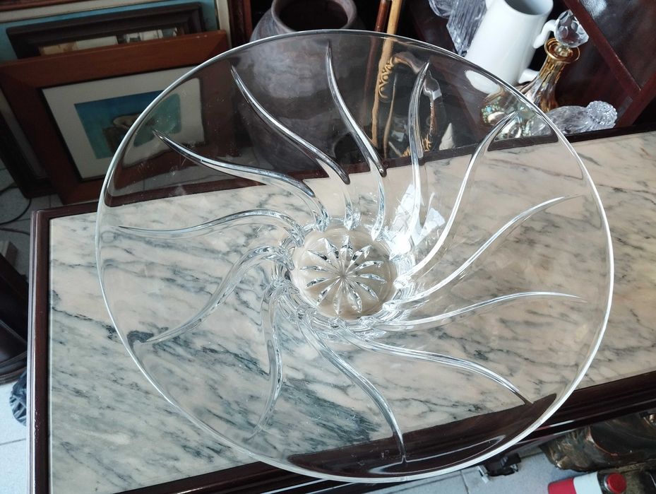 Grande fruteira em Cristal. Marcada