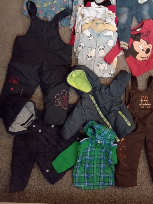 Zestaw paka ubrań dla chłopca roz.74/80 115 sztuk