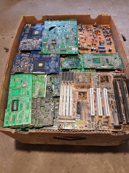 Плати Радіодеталі Електроника