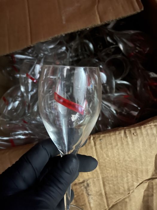 Recheio de loiça e copos