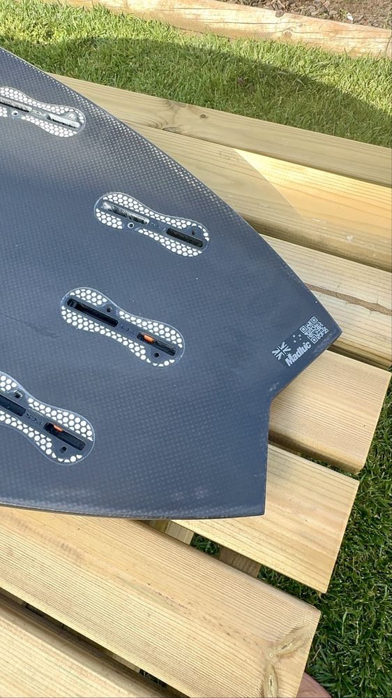JS SURFBOARD  XeroFusion Carbotune 5'10 30L