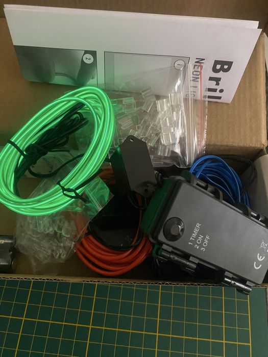 Leds com 3 m cada … caixa de 3 umidades