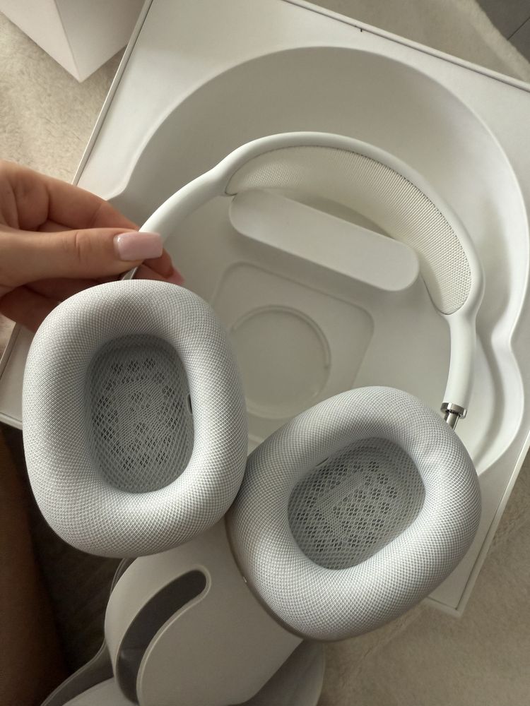 airpods max with smart case model a2096