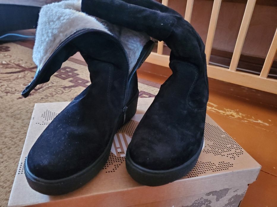 Зимове жіноче взуття