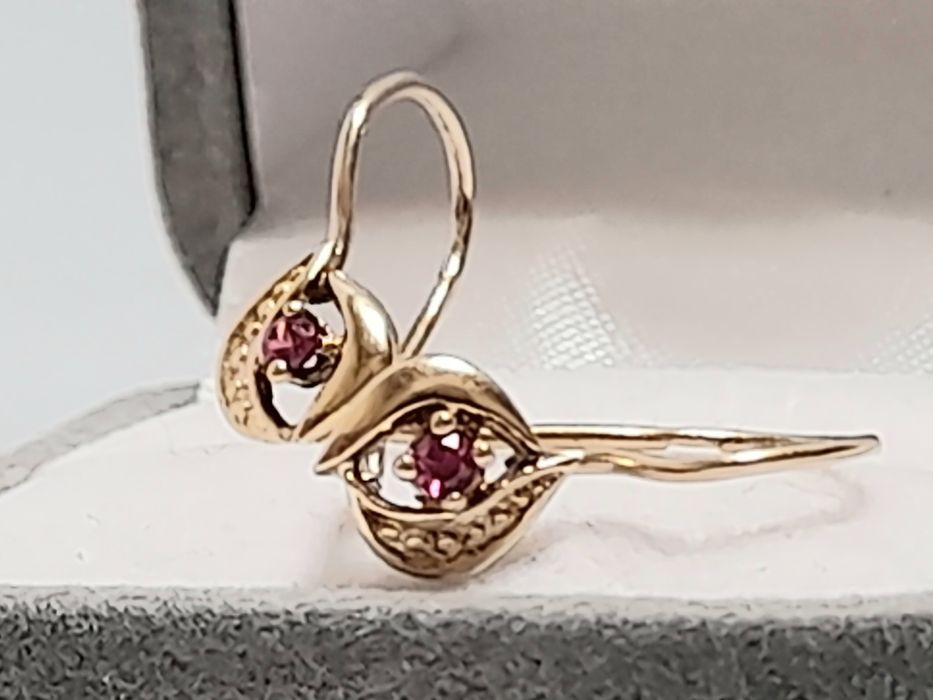 Złote Kolczyki Ażurowe z Rubinkiem 14k