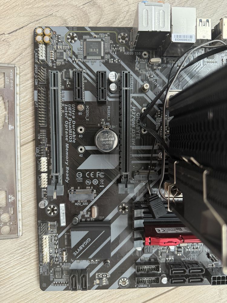 Матплата Gigabyte H370M DS3H з оперативкою та процесором