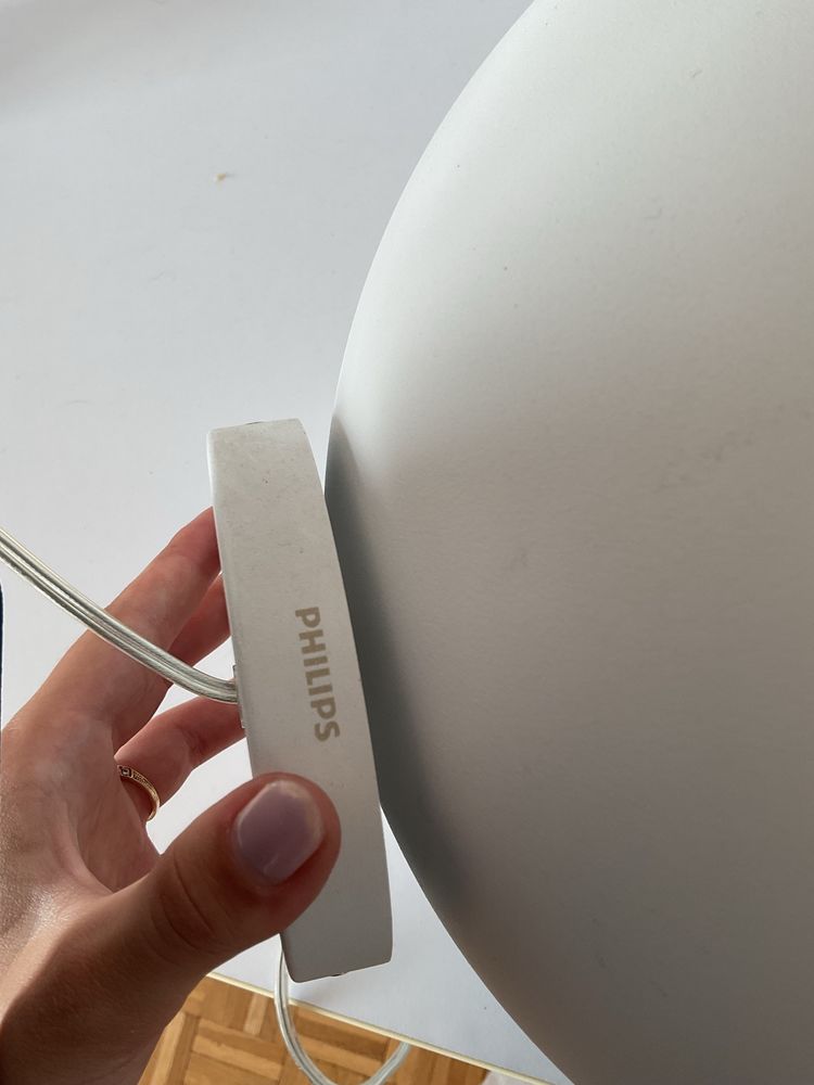 Lampa wisząca biała z niebieskim środkiem