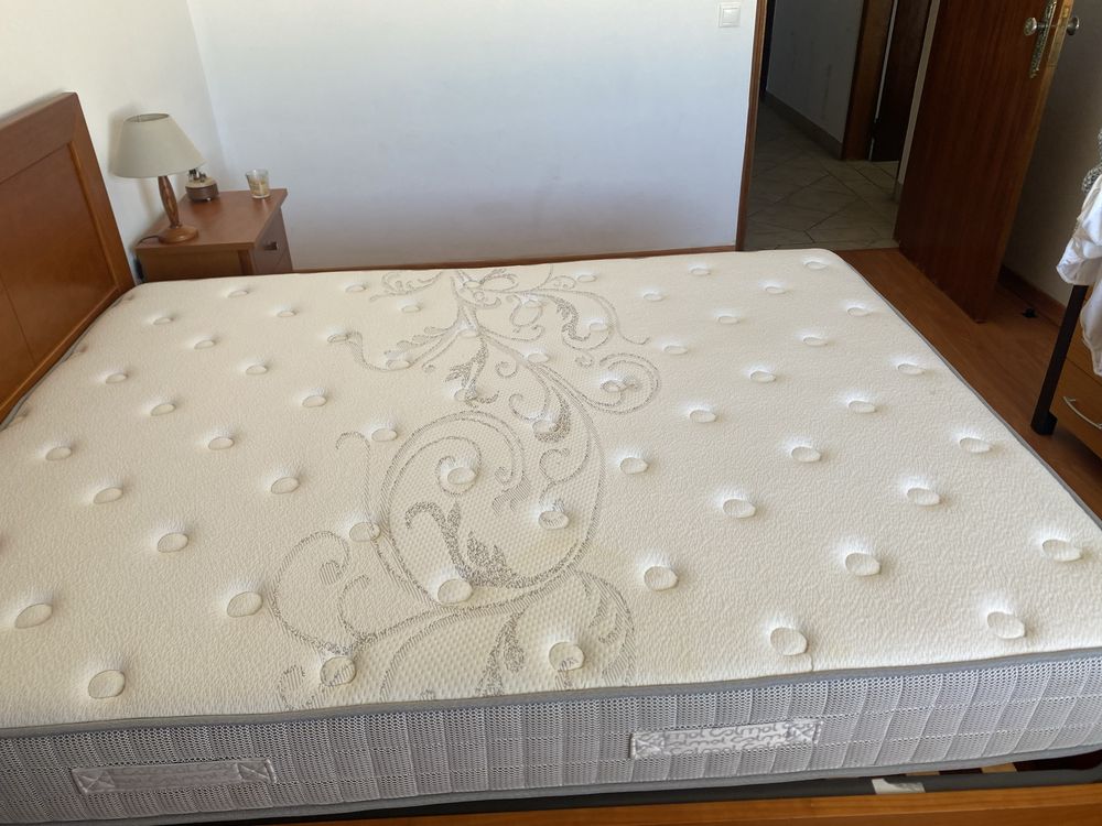 Cama com colchão