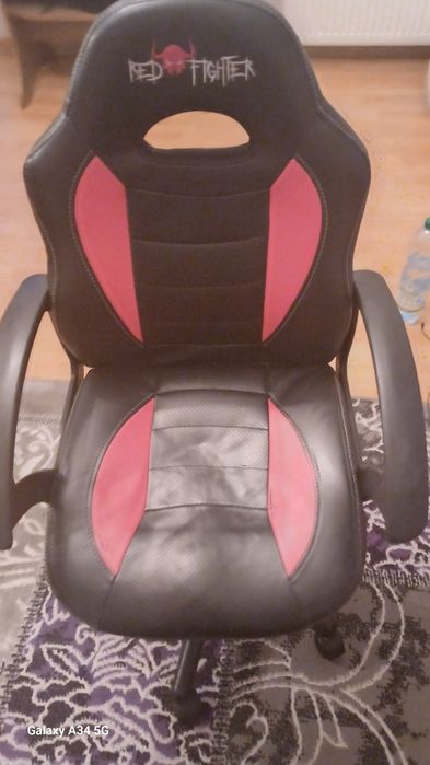 Sprzedam fotel gejmingowy marki red fighter