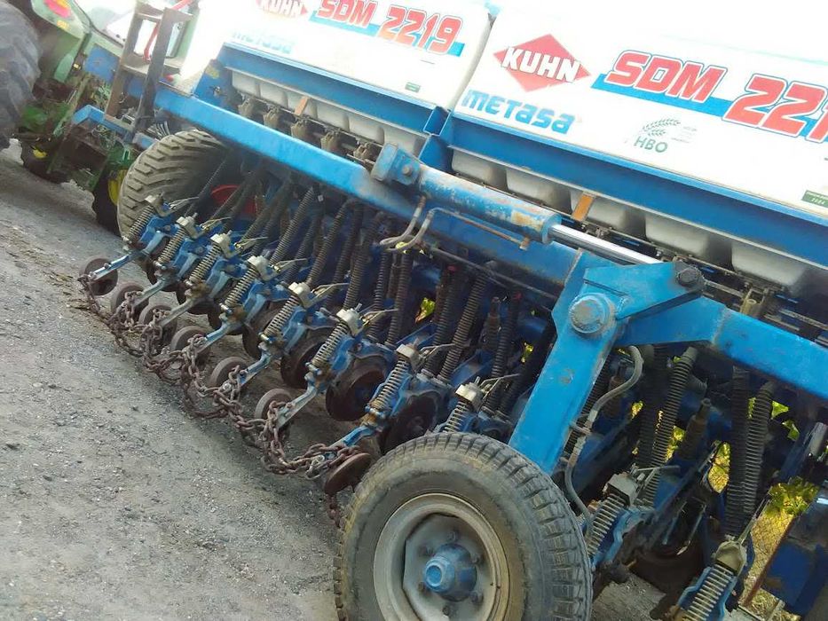 Semeador de sementeira direta KUNH METASA