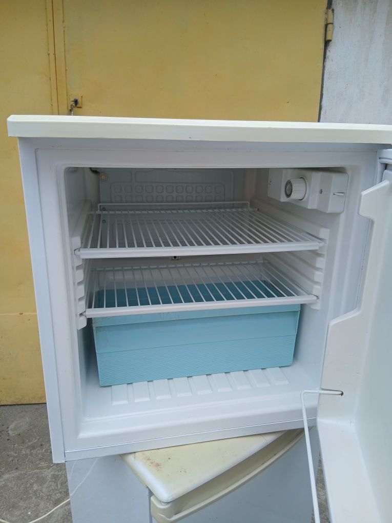 Mała lodówka chłodziarka badima w bardzo dobrym stanie.