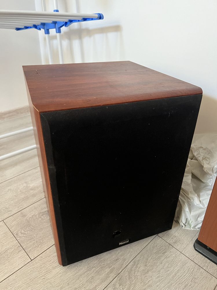Zestaw glosnikow z odtwarzaczem YAMAHA + subwoofer  magnat