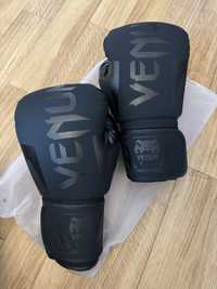 Nowe rękawiczki bokserskie Venum