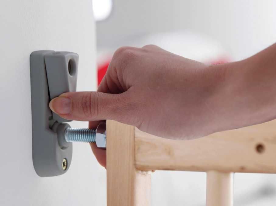 Barreira infantil MADEIRA EXTENSÍVEL 63.5-106CM MUNCHKIN